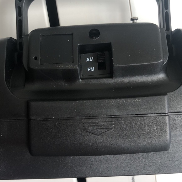 Beach radio vintage/ Retro miniature boombox Suntone Dual speaker radio - Picture 8 of 9